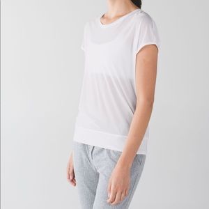 Lululemon Short Sleeve If You’Re Lucky Tee sz 6